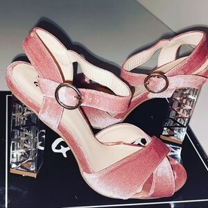 Qupid Pink Heels Elegant Design